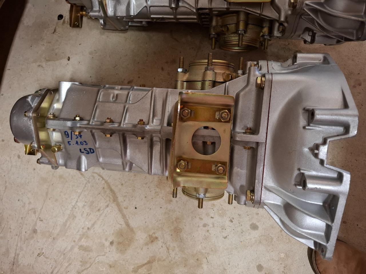 Boite 353 RENAULT 8 (R8) Gordini LesAnciennes.com