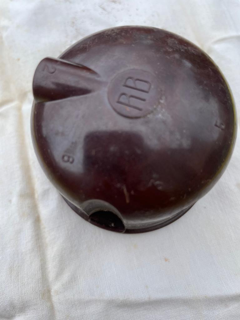 Tête d'allumeur RB 6 cyl pour Citroën Traction. LesAnciennes.com