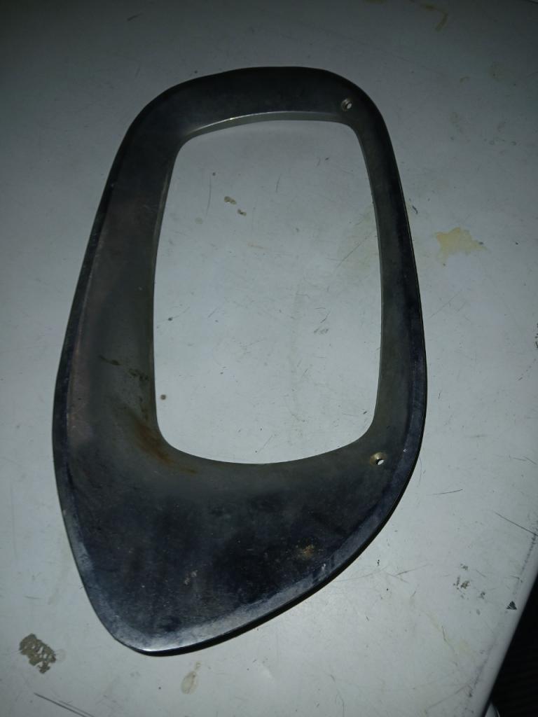 Phares CITROEN Ami 8 break LesAnciennes.com