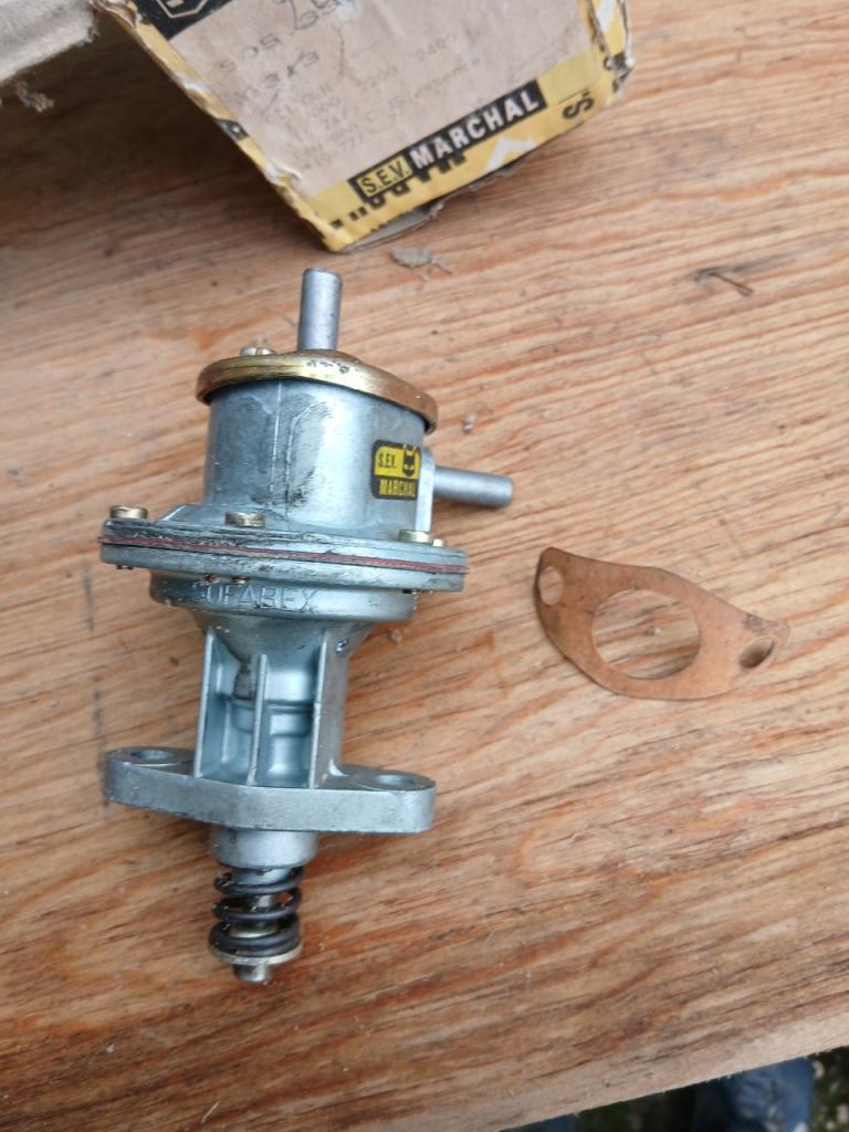 Pompe à essence CITROEN CX LesAnciennes.com