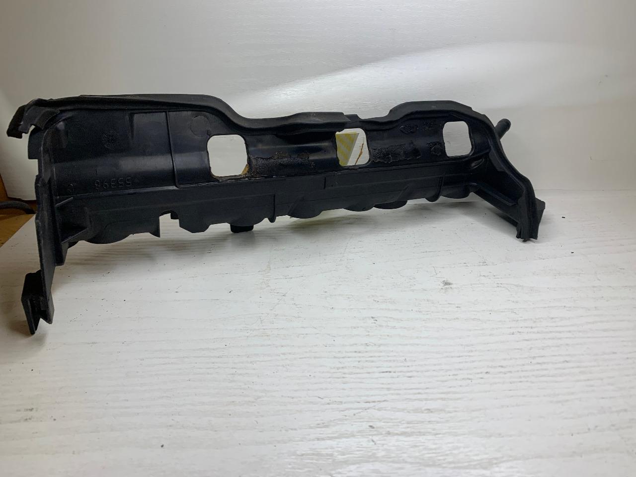 Support rampe injecteur RENAULT SCENIC/MEGANE LesAnciennes.com