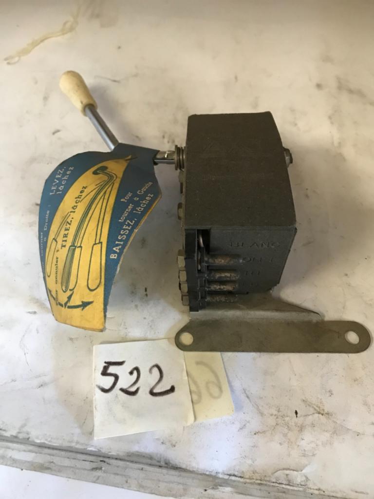 Commutateur 12 V CITROEN DS19 ID19 DS21 LesAnciennes.com