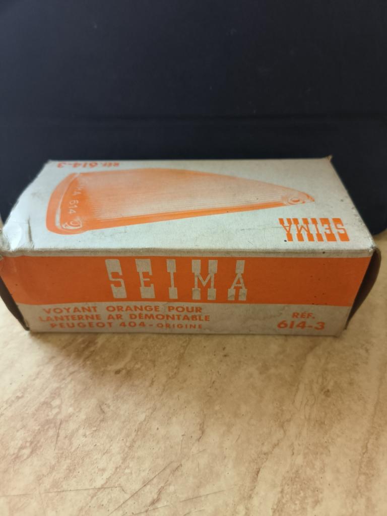 Voyant PEUGEOT 404 LesAnciennes.com