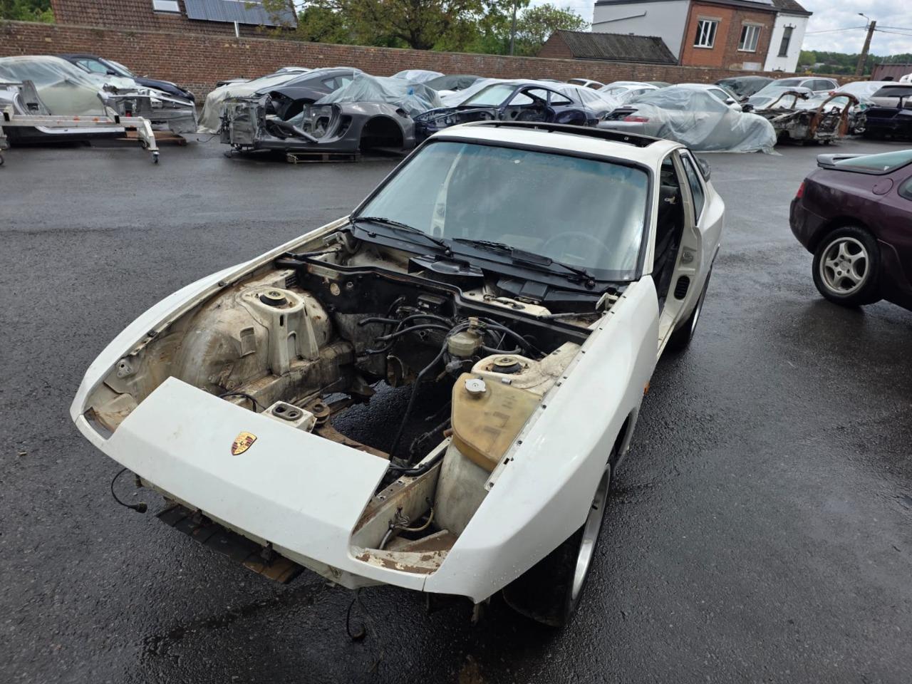 Voiture PORSCHE 944 LesAnciennes.com