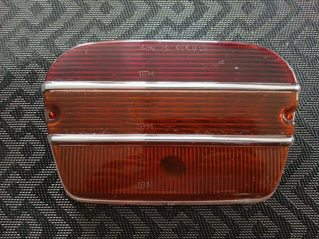 Cabochon feu arrière FIAT 1500 berline LesAnciennes.com