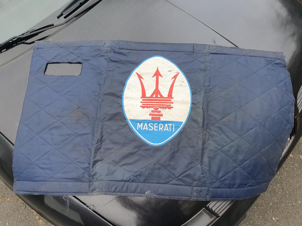 Housse protection aile Maserati LesAnciennes.com