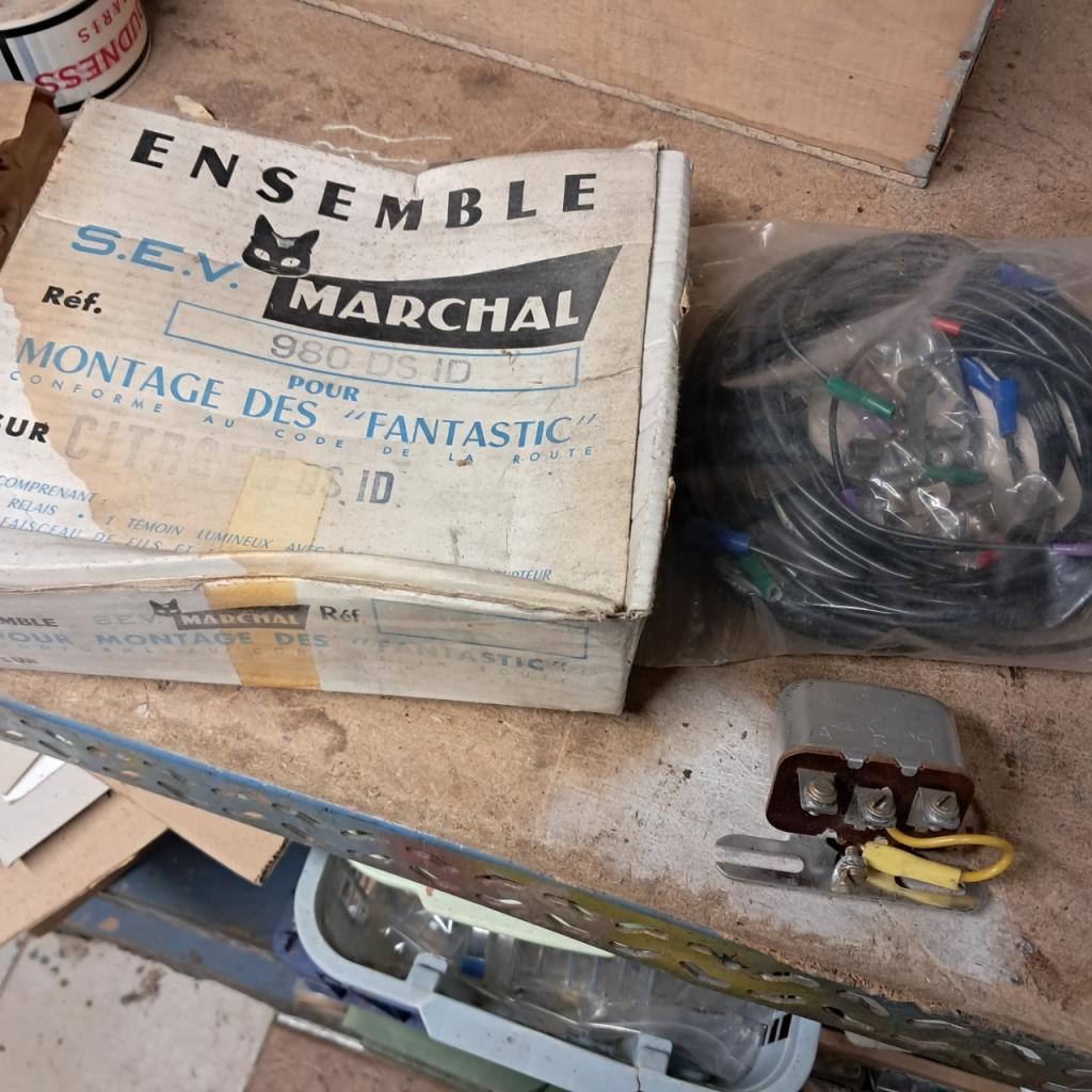 Faisceau ref:970 phares "fantastic" CITROEN Ds i LesAnciennes.com