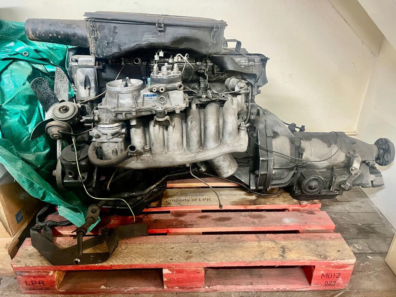 MOTEUR BOITE MERCEDES W116 / W123 / SL107 LesAnciennes.com