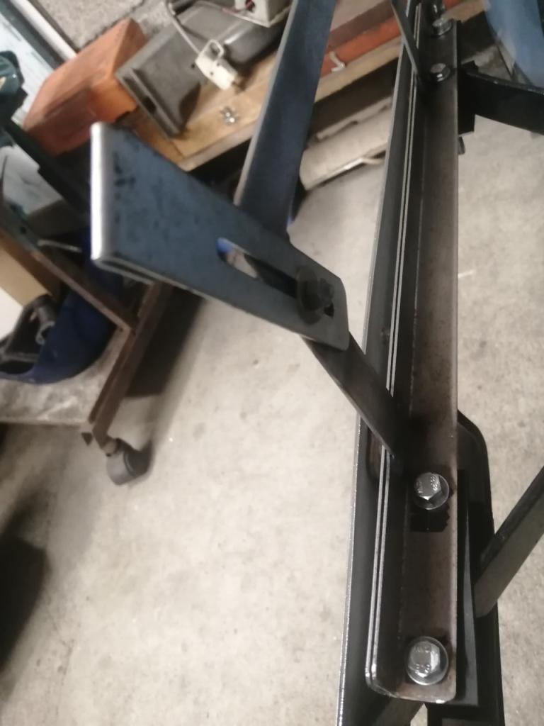 Support plaque de rallye Juvaquatre LesAnciennes.com