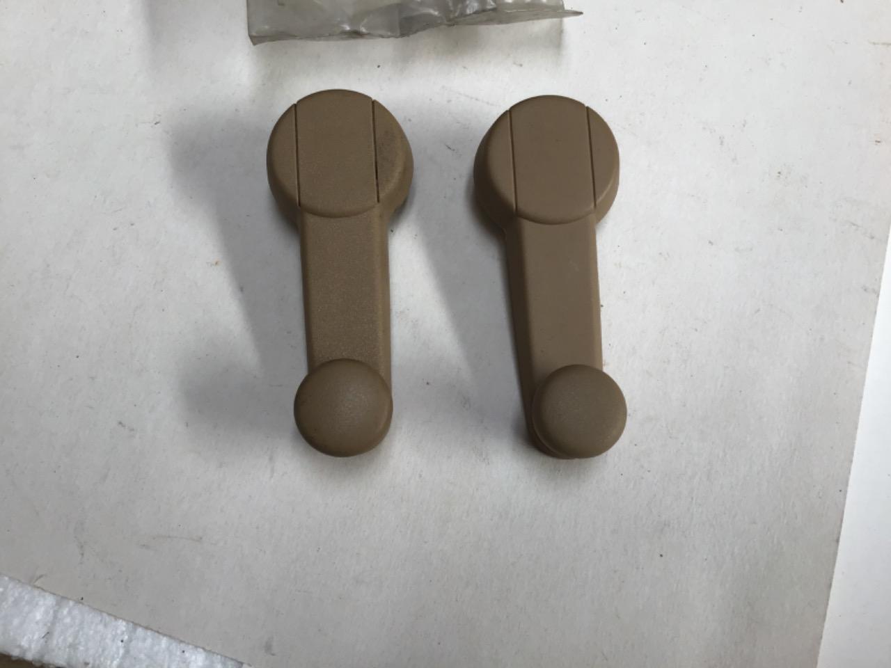 MANIVELLES LÈVE VITRES NEUVES RENAULT 9 (R9) R11 LesAnciennes.com