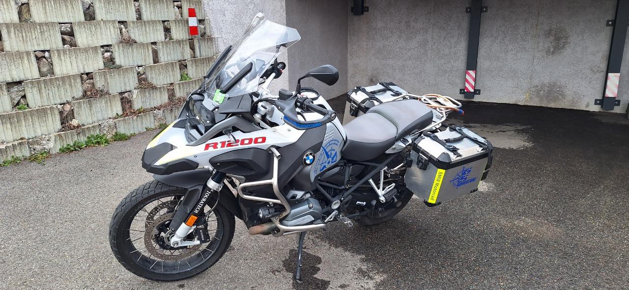 BMW 1200 gs Adventure trail LesAnciennes.com