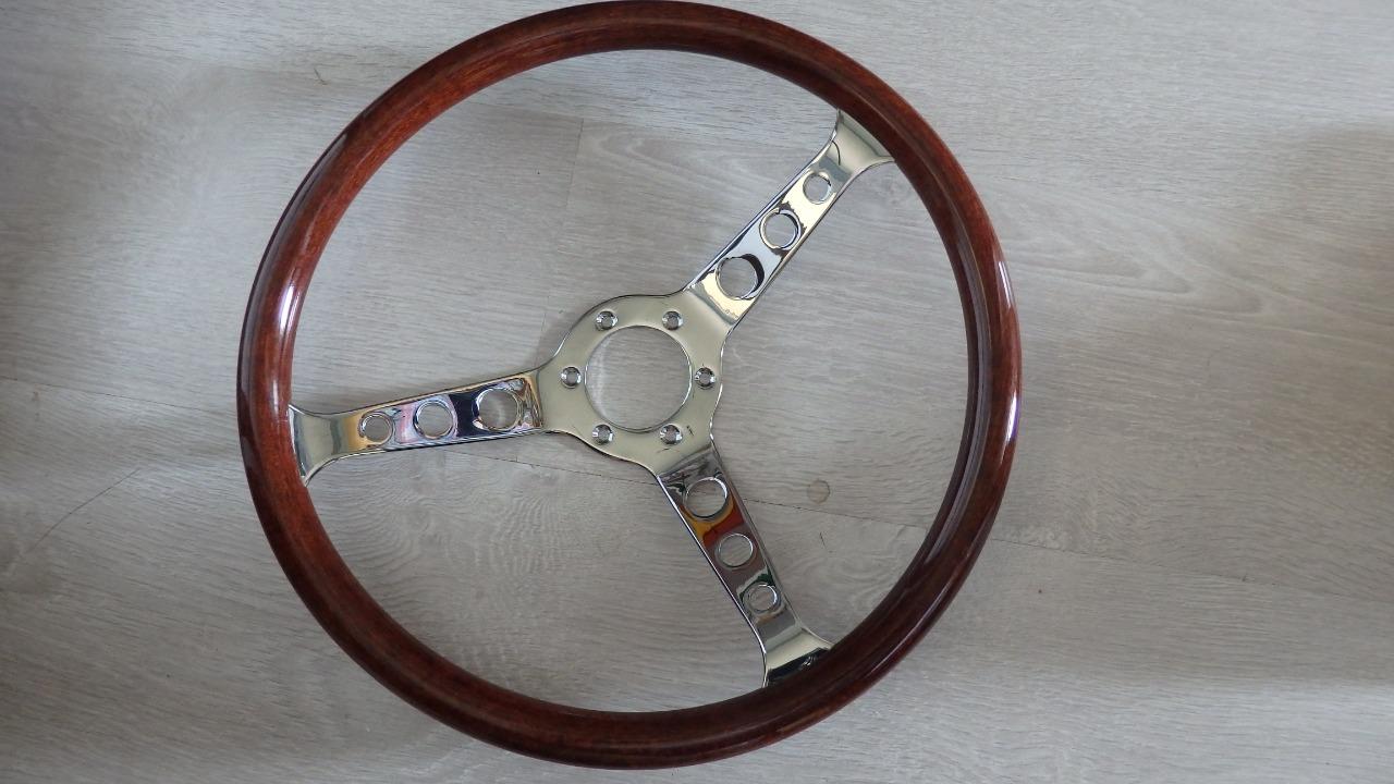 Volant bois/alu sport pour jaguar/mga/austin heale LesAnciennes.com