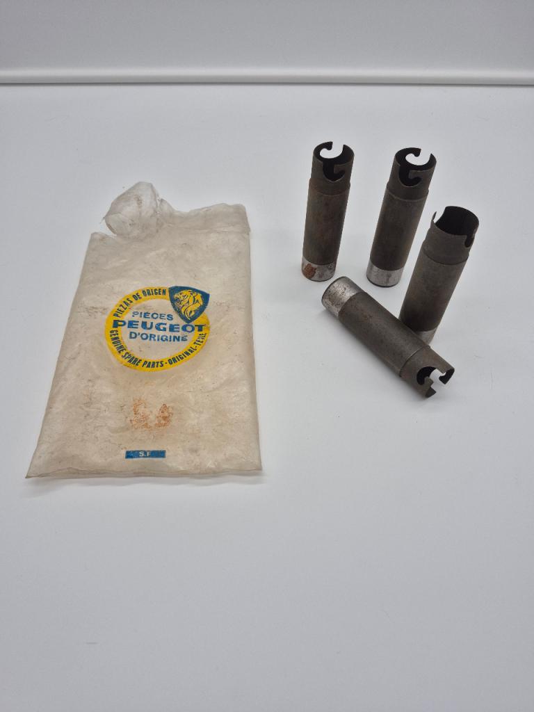 4 Tube de Bobine PEUGEOT 404 504 505 604 LesAnciennes.com