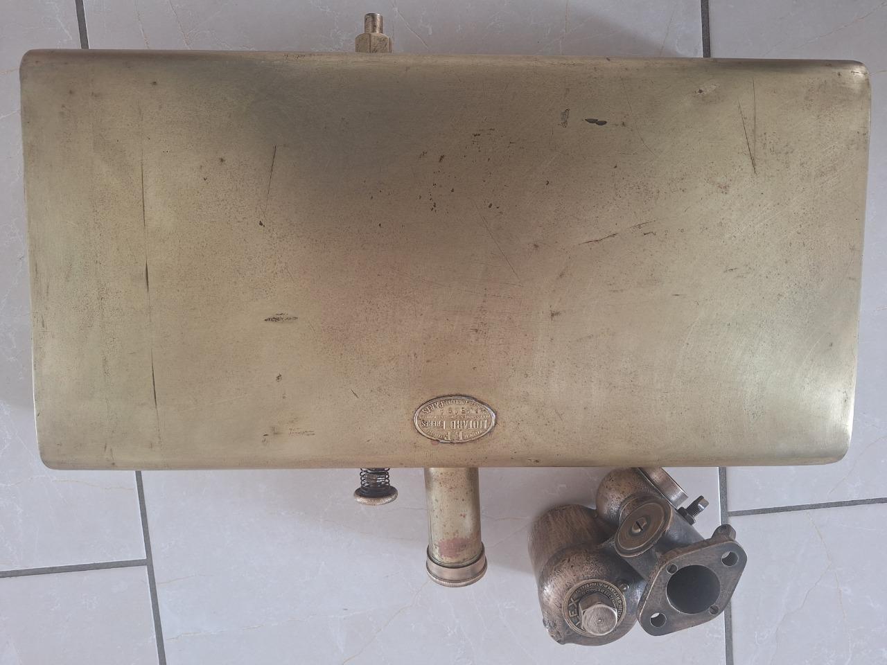 A vendre pièces voitures ancêtres LesAnciennes.com