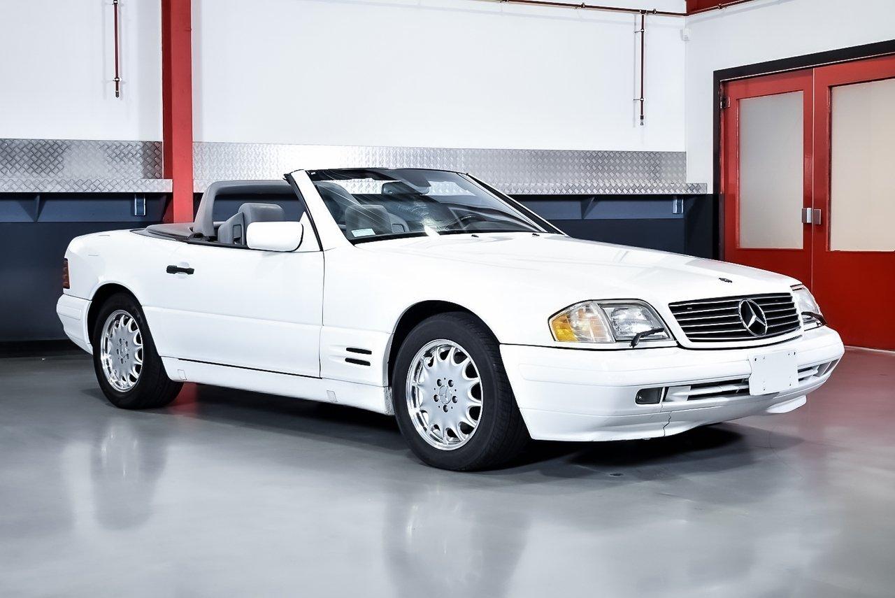1997 Mercedes-Benz R129 SL320 Convertible 3,2L I6 LesAnciennes.com