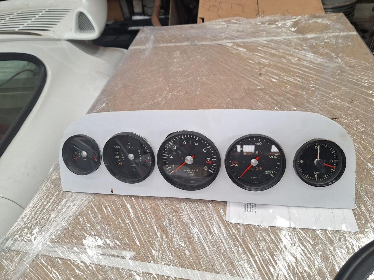 Compteurs PORSCHE 911 2.2 S LesAnciennes.com