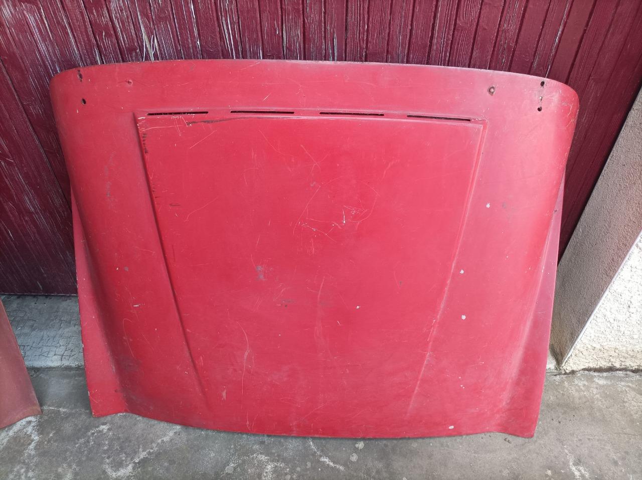 Capot avant TRIUMPH TR2 LesAnciennes.com