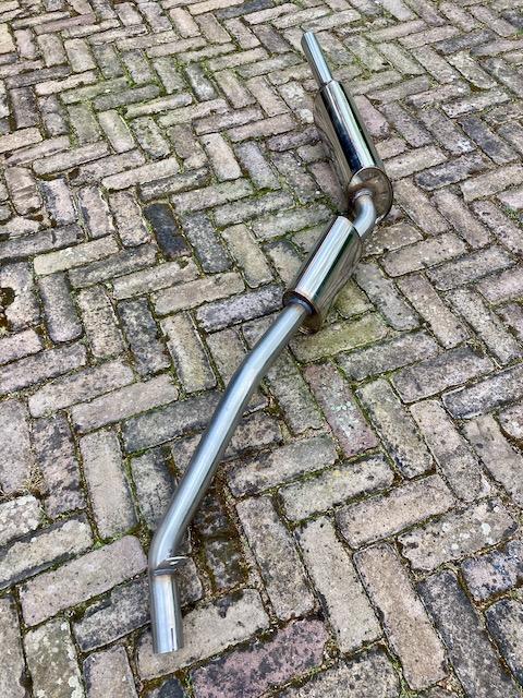 Échappement inoxydable PEUGEOT 504 essence 4 cyl. LesAnciennes.com