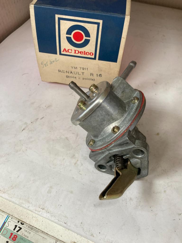 Pompe à essence neuve RENAULT 16 (R16) LesAnciennes.com