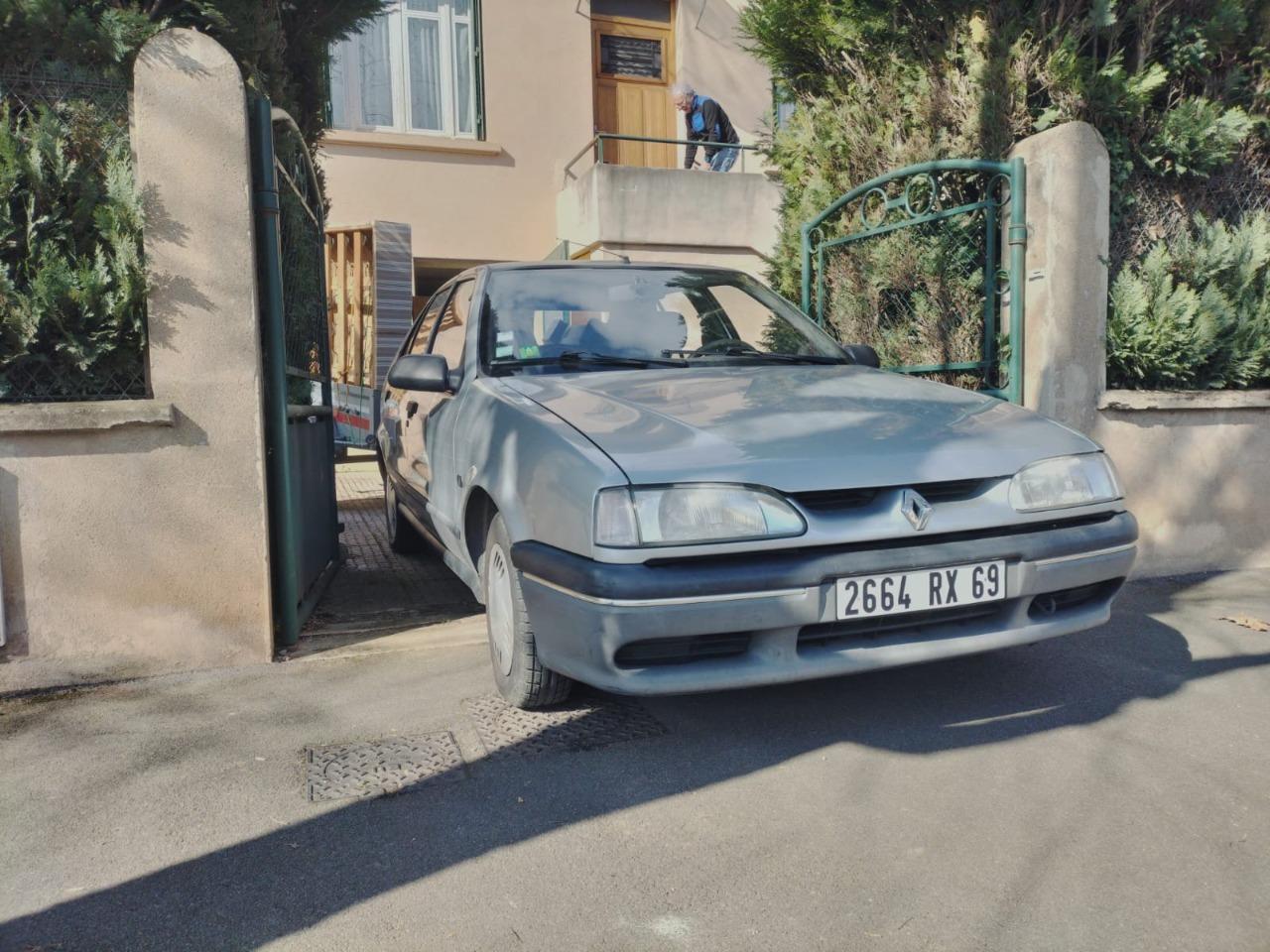 RENAULT 19 (R19) - 1994 LesAnciennes.com