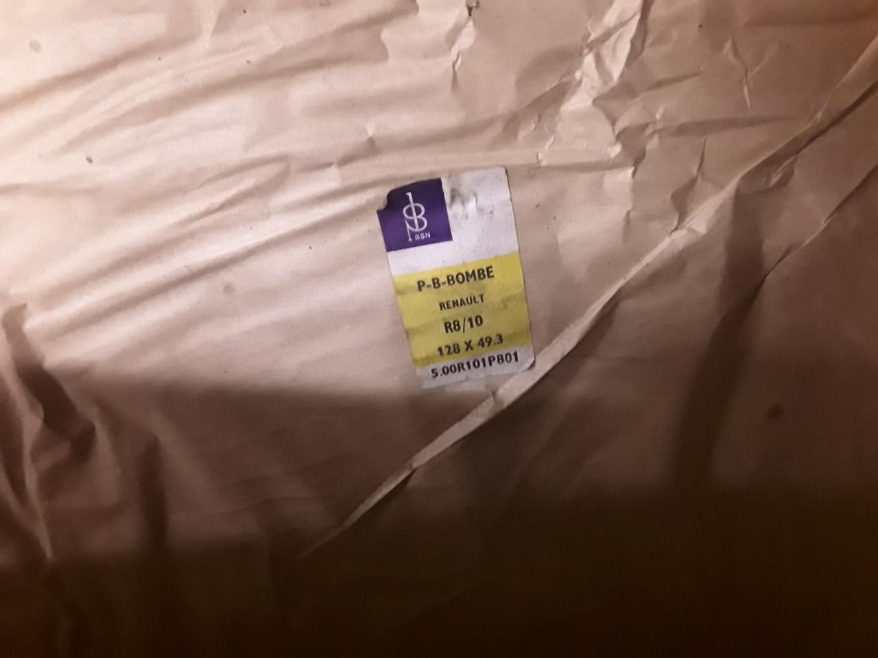 Pare brise RENAULT 10 (R10) LesAnciennes.com