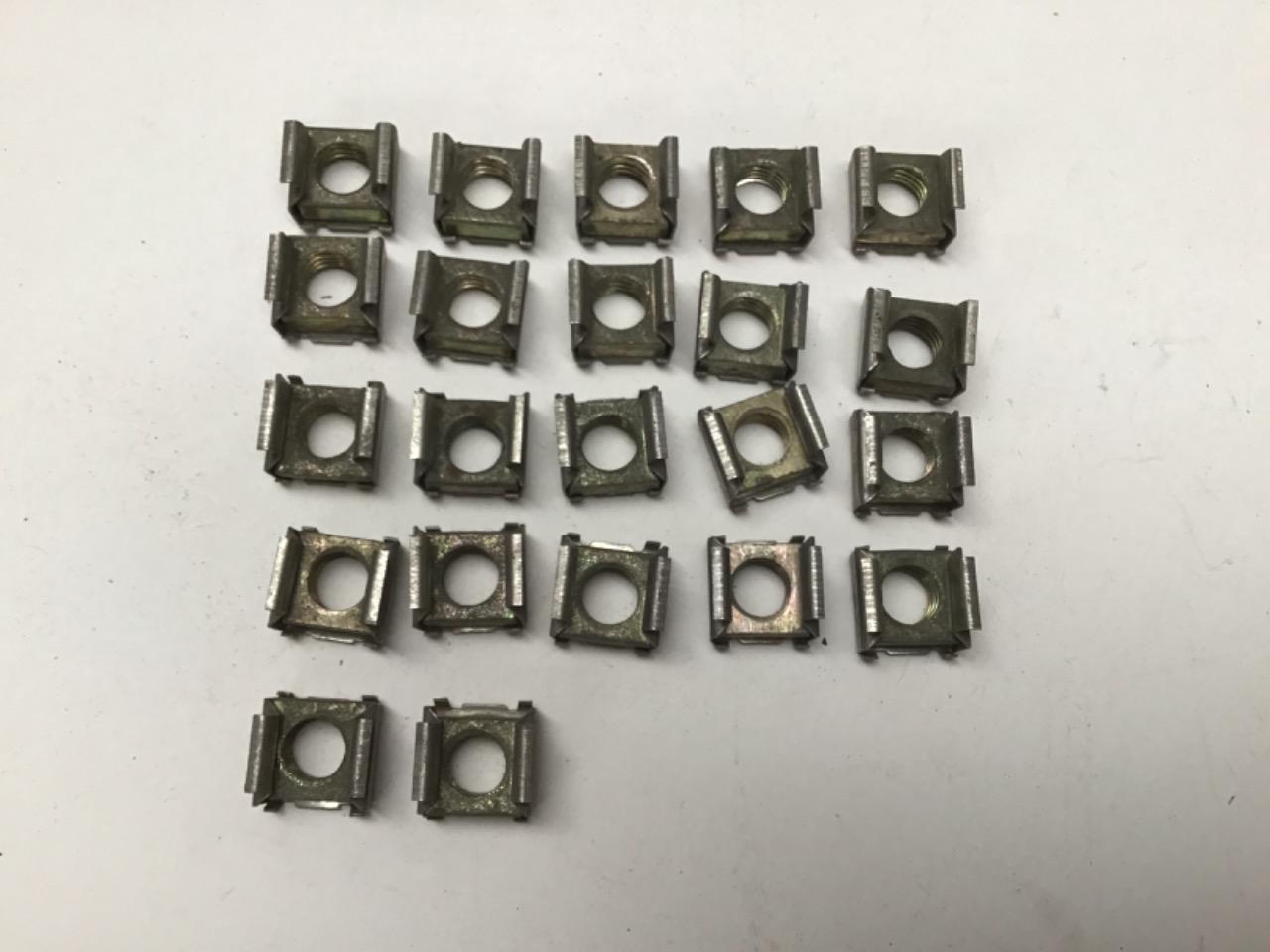 ÉCROUS CAGE ENJOLIVEUR ROUE PEUGEOT 104/204/304/50 LesAnciennes.com