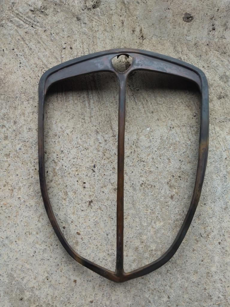 Calandre LANCIA Aurelia LesAnciennes.com