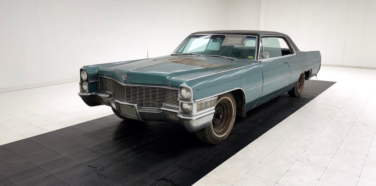 1965 Cadillac Coupe DeVille LesAnciennes.com