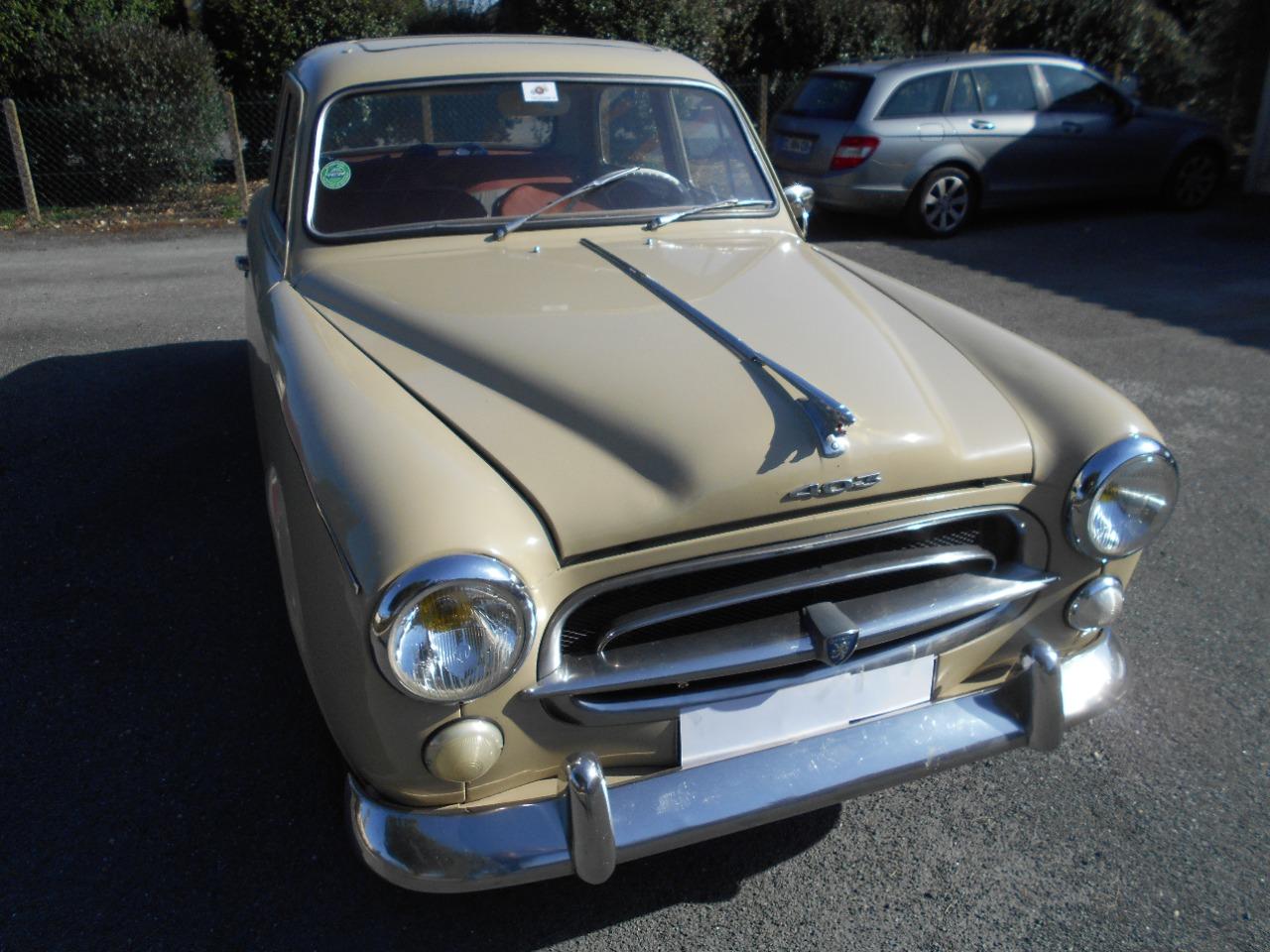 PEUGEOT 403 BERLINE - 1960 LesAnciennes.com