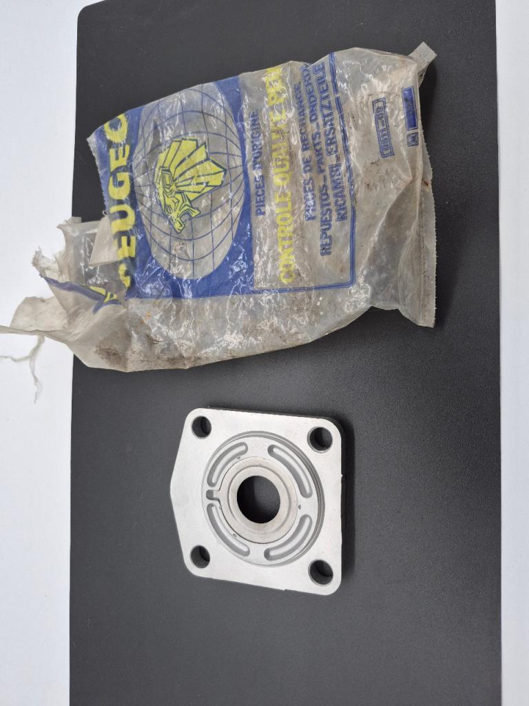 Support Joint de Pont AR PEUGEOT 504 LesAnciennes.com