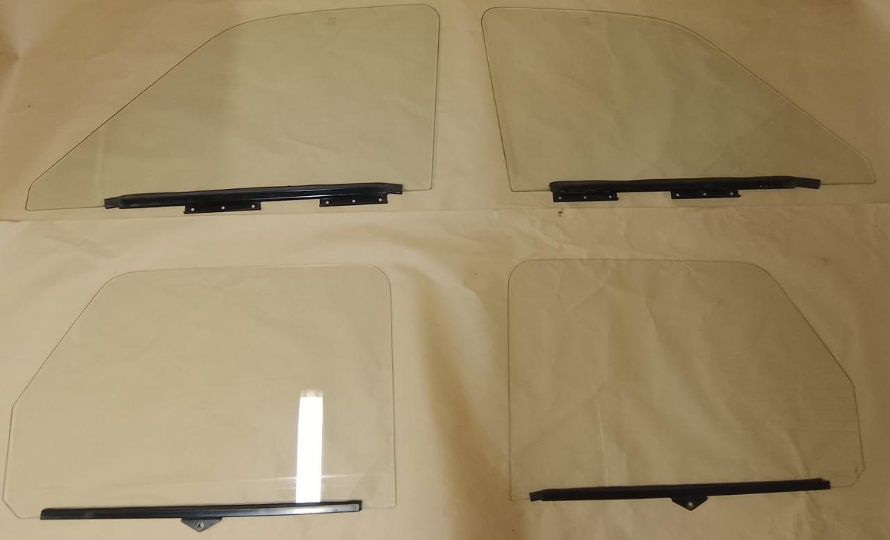 Lot vitrage Renault 12 LesAnciennes.com