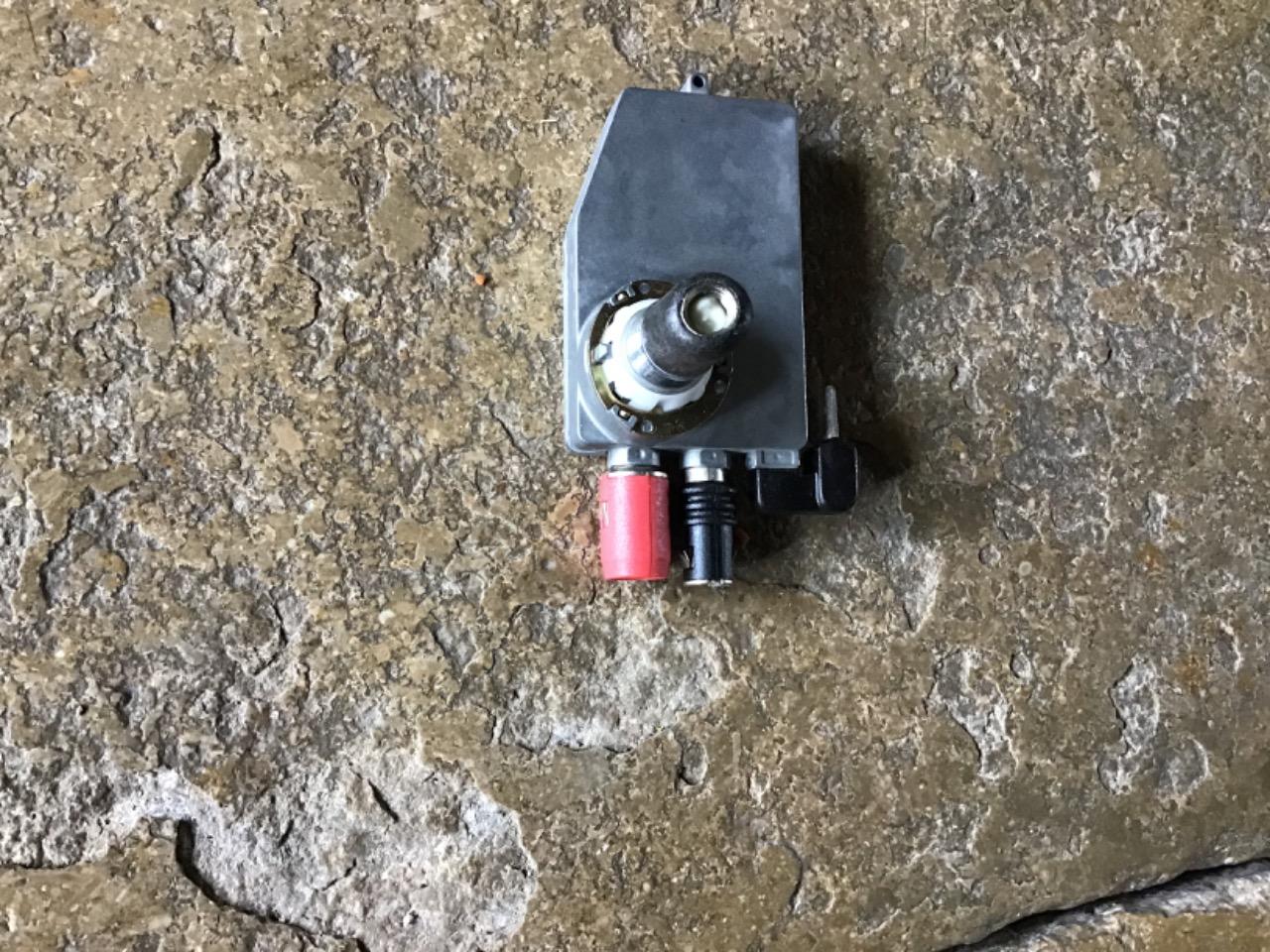 Antenne RENAULT Trafic LesAnciennes.com