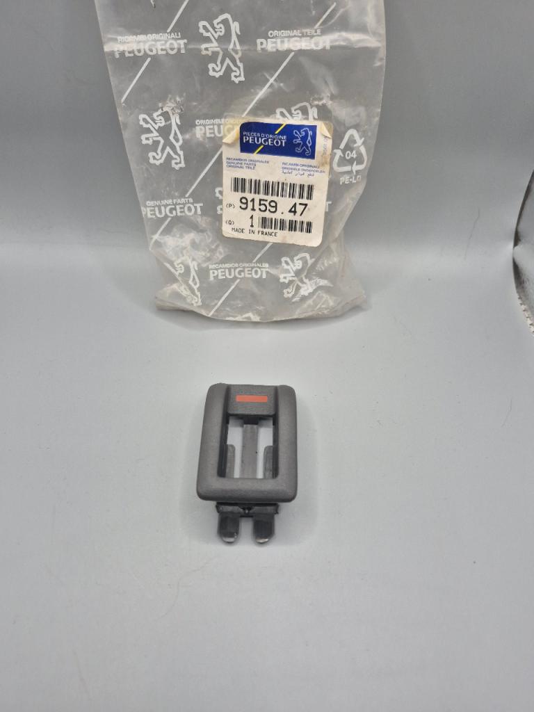 Enjoliveur Loquet de Porte PEUGEOT 405 LesAnciennes.com
