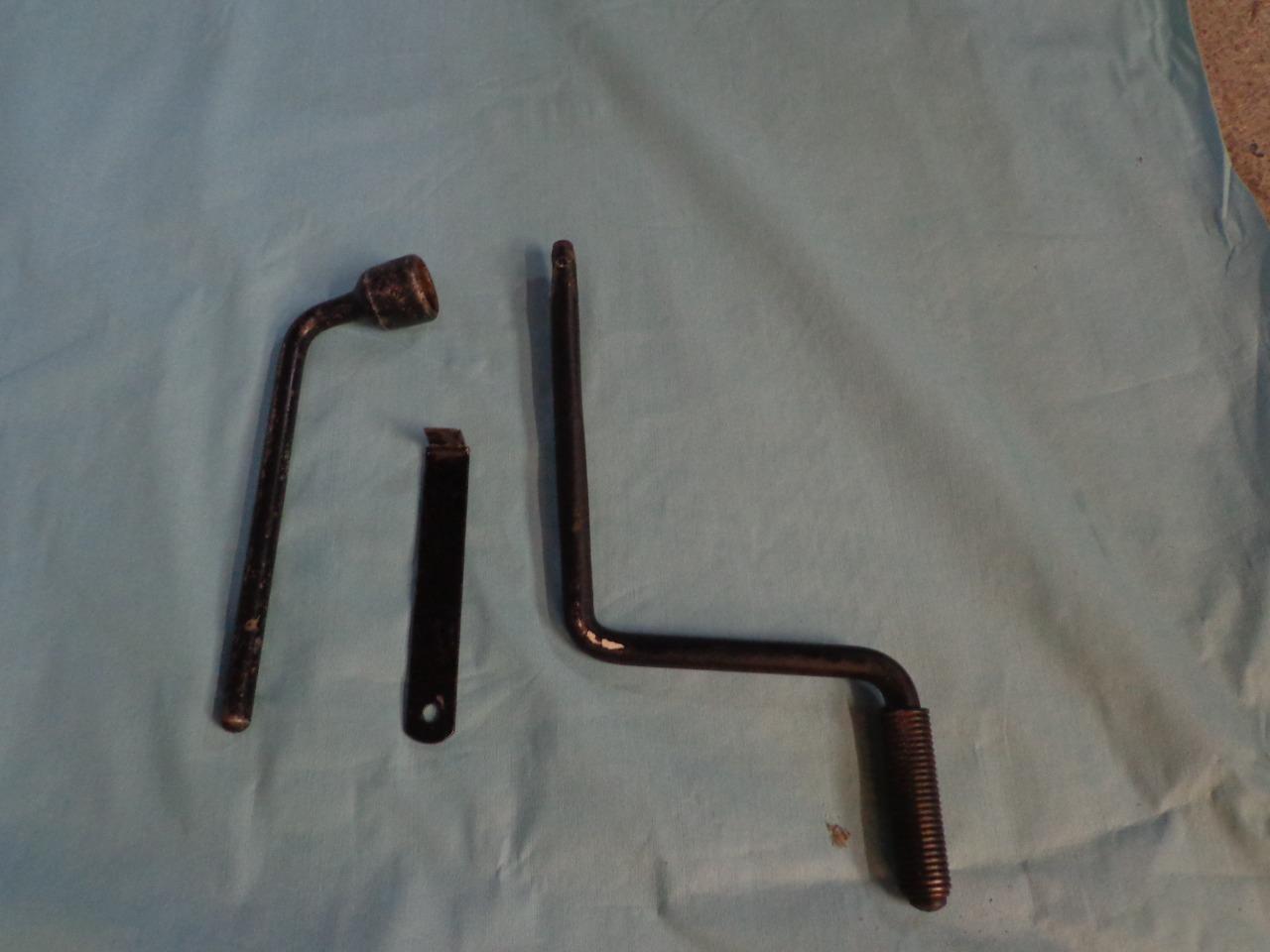 Lot de pièces SIMCA 5 LesAnciennes.com