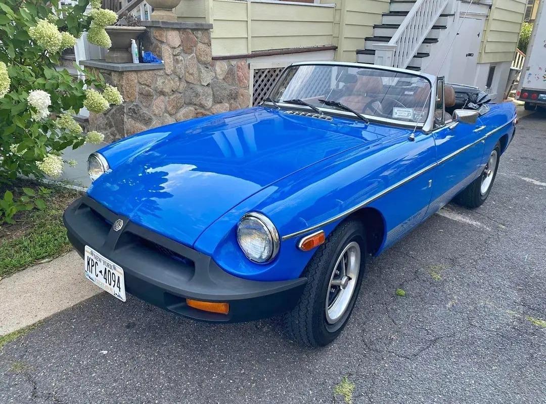 MG MGB - 1977 LesAnciennes.com