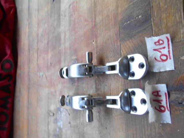 Poignées de vitres arrière De Tomaso Longchamp LesAnciennes.com