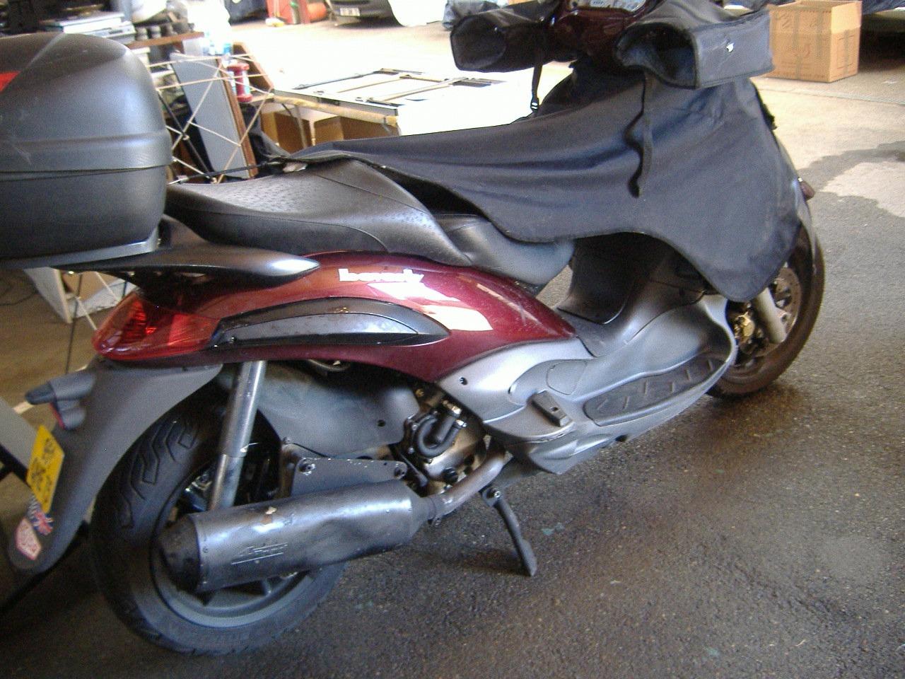 PIAGGIO BEVERLY 500 - 2005 LesAnciennes.com