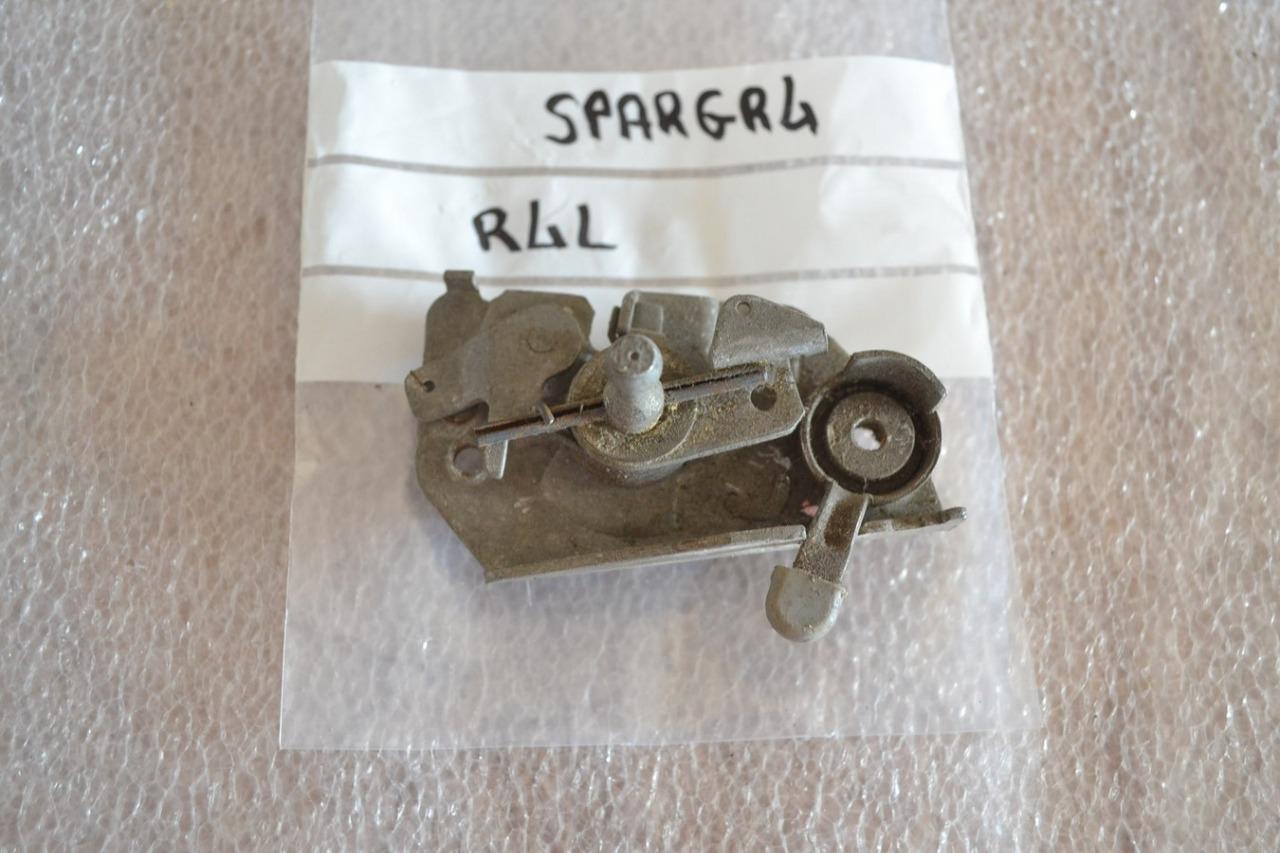 Serrure porte AR G RENAULT 4 (R4) neuve LesAnciennes.com