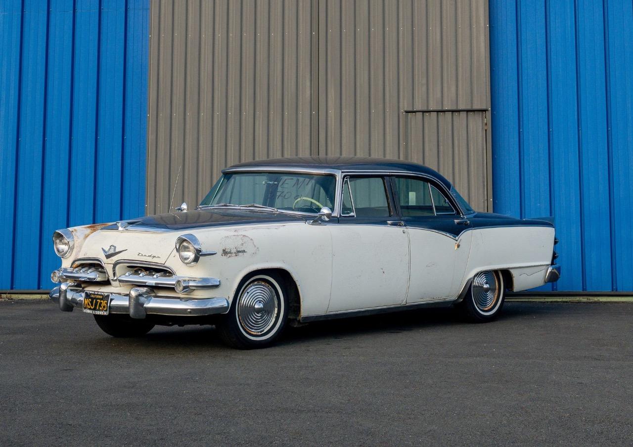 DODGE Sedan - 1955 LesAnciennes.com