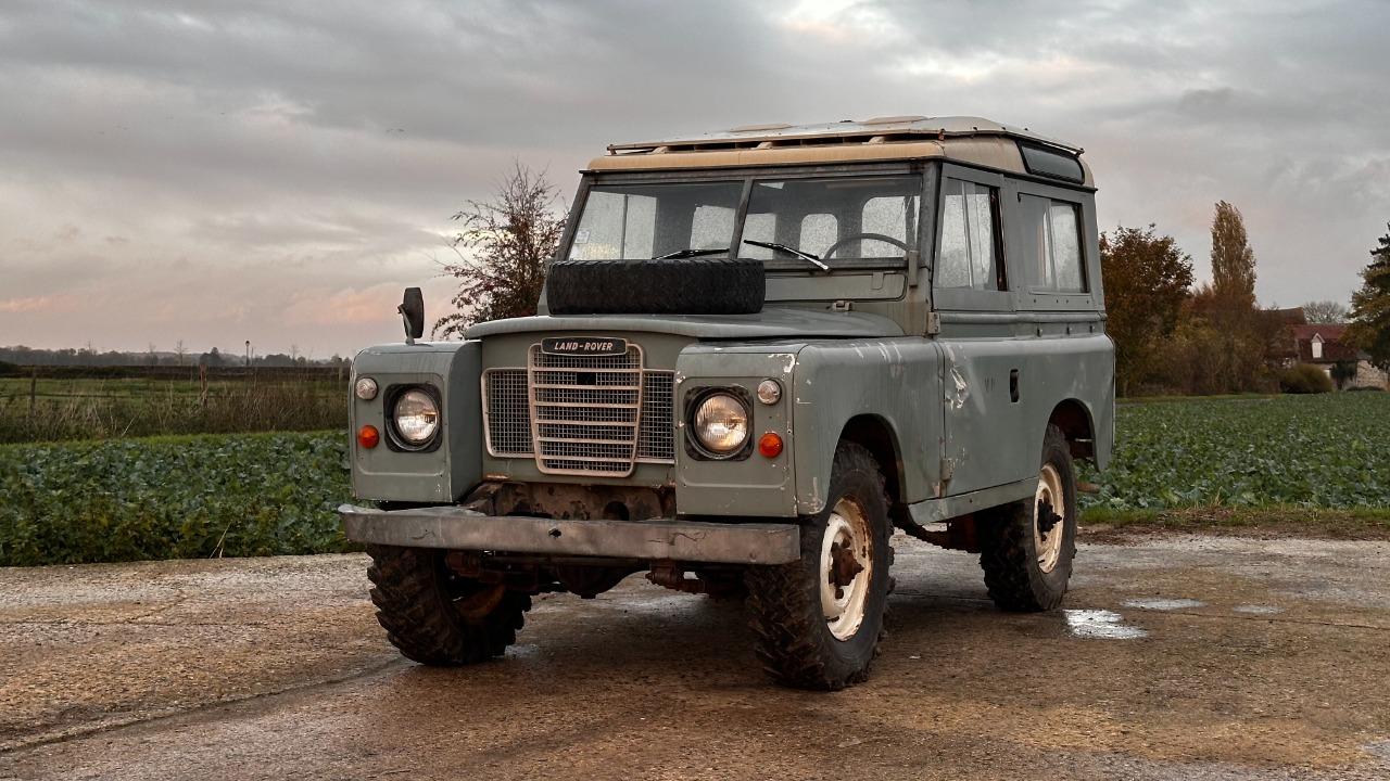 LAND ROVER 88 Station Wagon - 1982 LesAnciennes.com