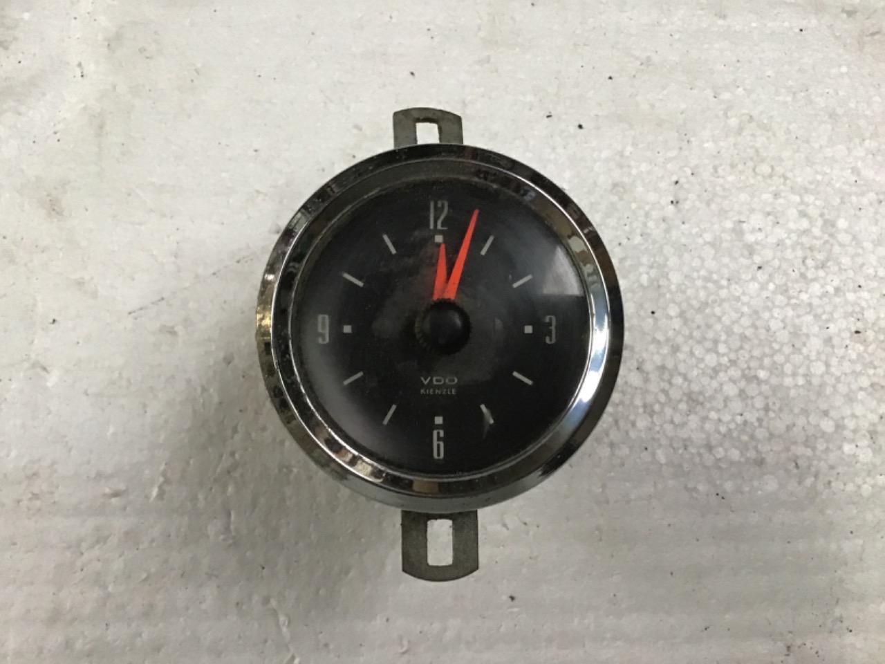 HORLOGE DE BORD 12V FONCTIONNELLE LesAnciennes.com