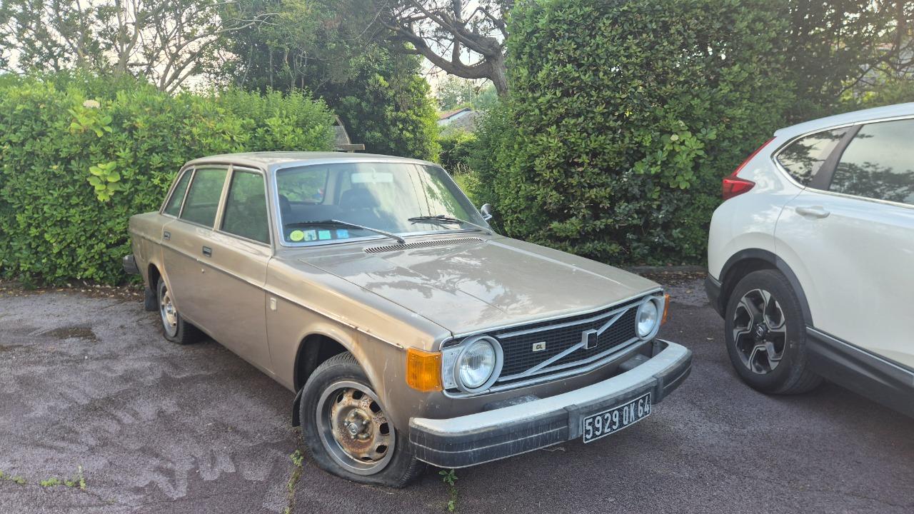 VOLVO 144 Luxe - 1973 LesAnciennes.com