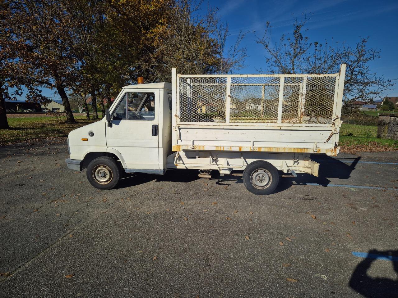 PEUGEOT J5 - 1989 LesAnciennes.com