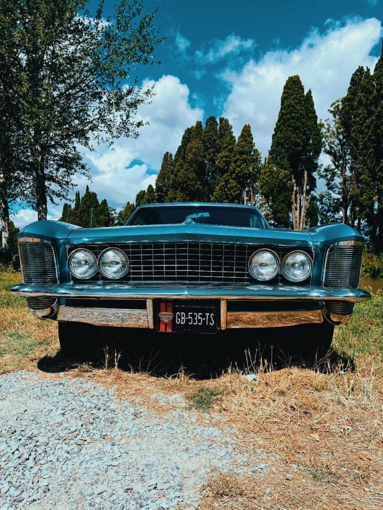 BUICK Riviera - 1963 LesAnciennes.com