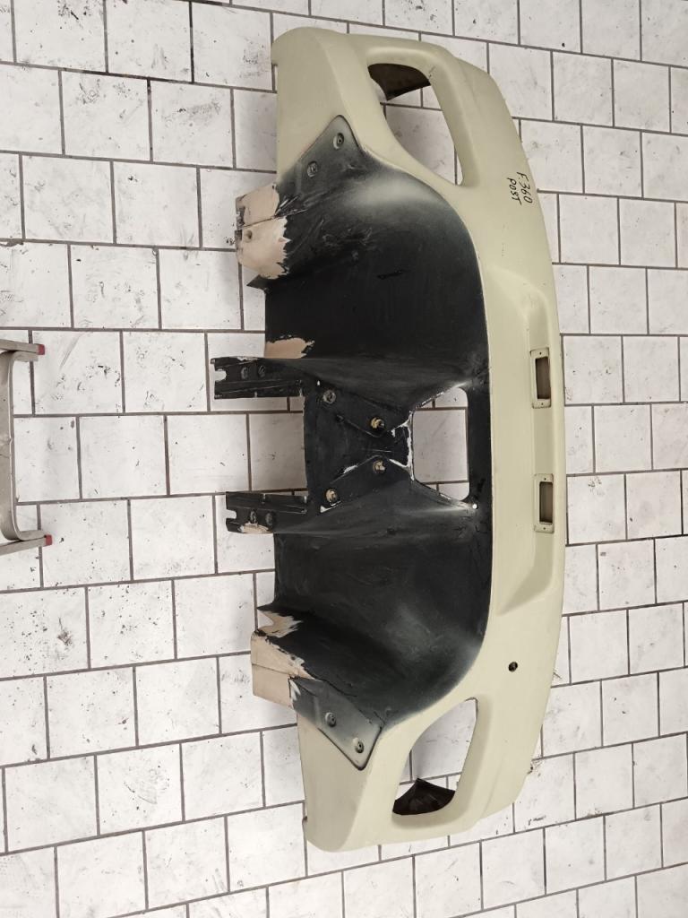 Pare chocs arrière Ferrari 360 LesAnciennes.com