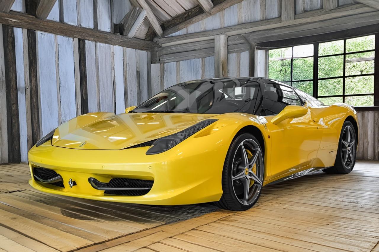 FERRARI 458 Spider LesAnciennes.com