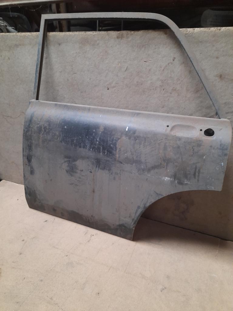 SIMCA 1300 1500 porte ar neuve LesAnciennes.com