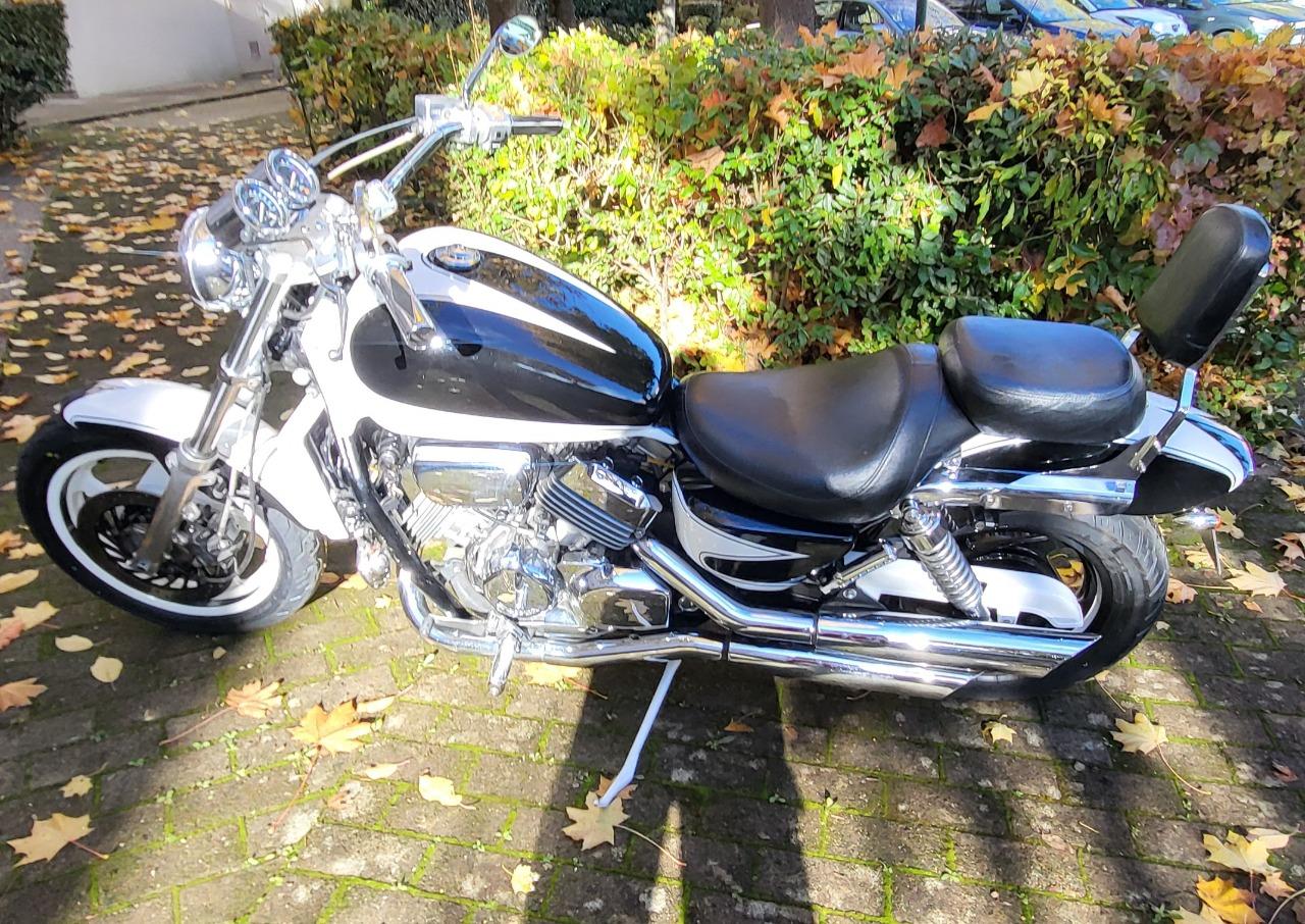 HONDA VF 750 C Magna - 1995 LesAnciennes.com