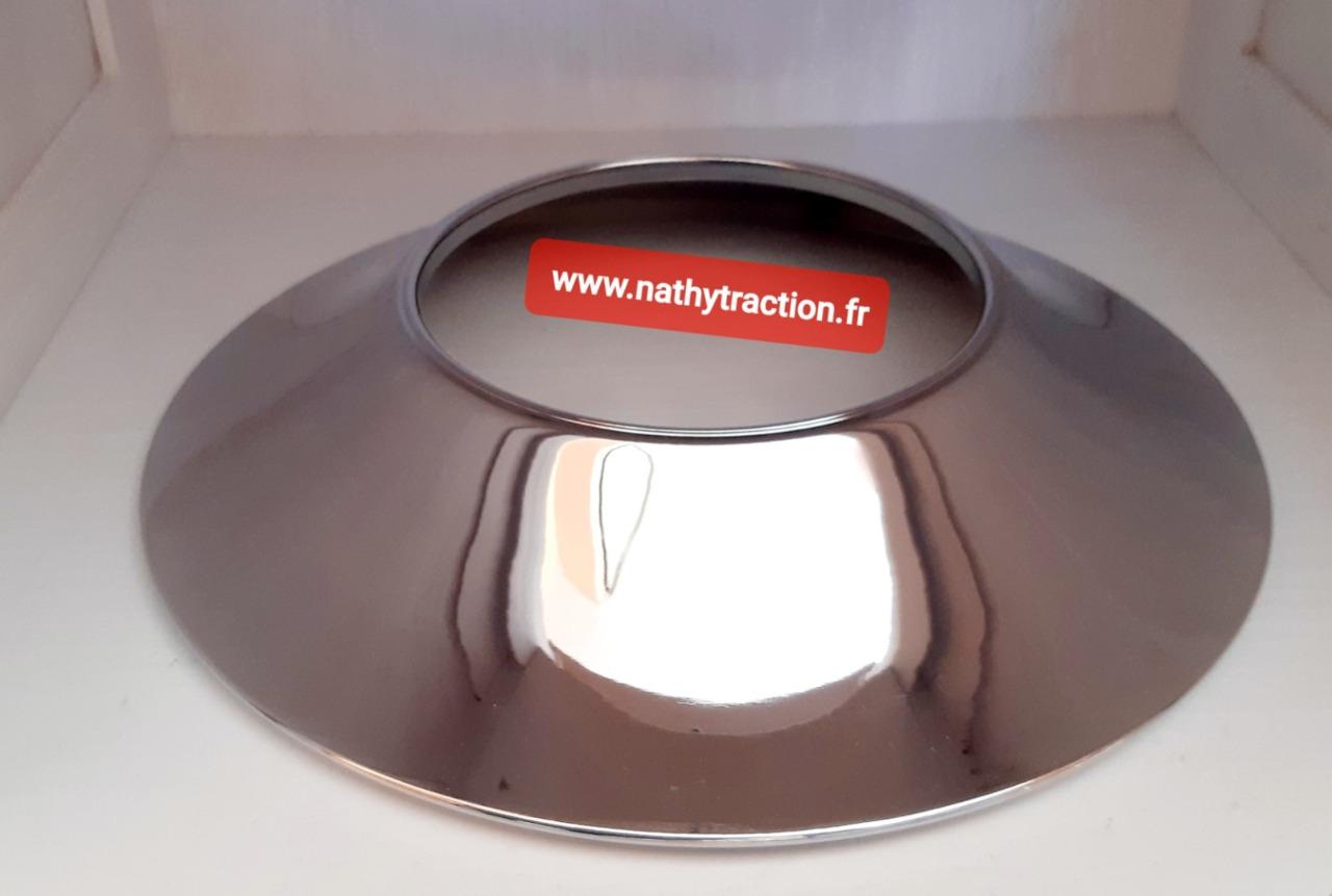 Un enjoliveur 11CV TRACTION CITROËN roue BM LesAnciennes.com