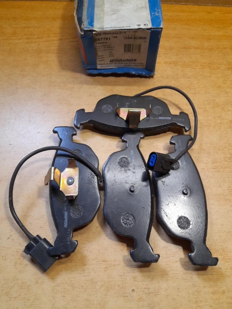 Plaquettes de Frein Avant Ford Escort Cosworth LesAnciennes.com